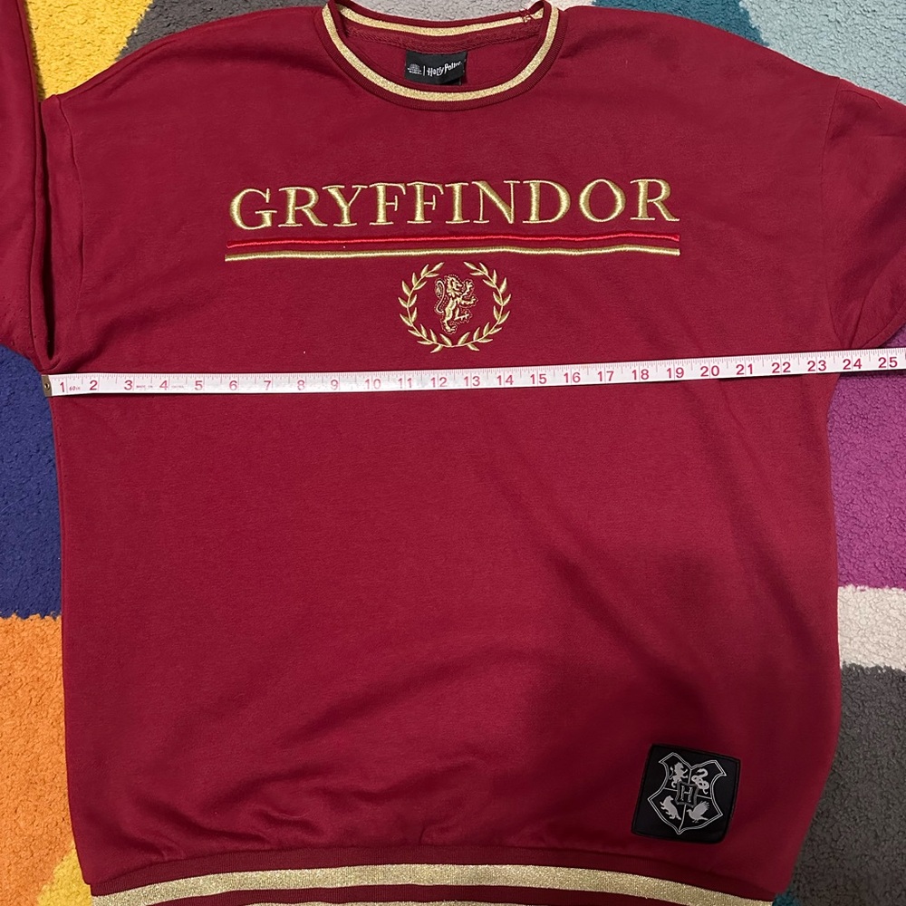 Rare Harry Potter Gryffindor Crewneck Sweater with Gold striped Hem lines SZ MD - Picture 5 of 5